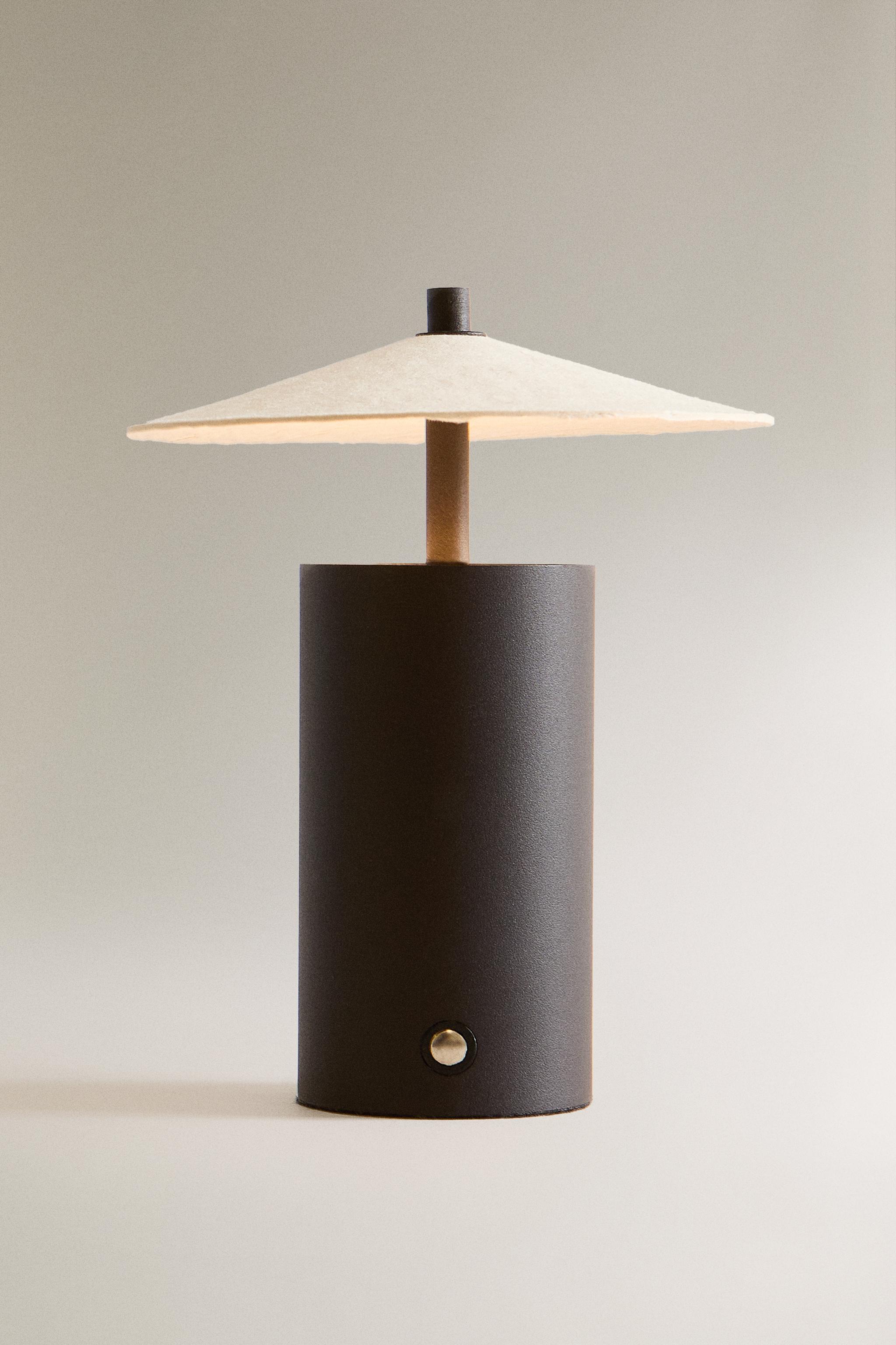 CORDLESS PAPER SHADE TABLE LAMP